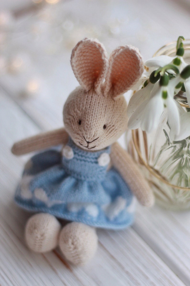 Blossom Bunny Knitting Pattern