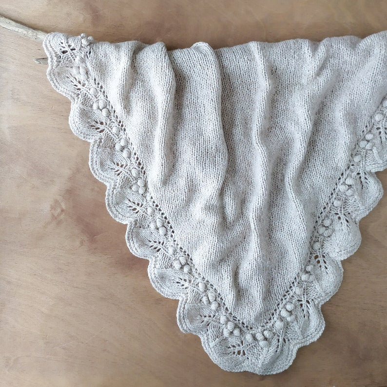 Petal Edge Blanket Knitting Pattern