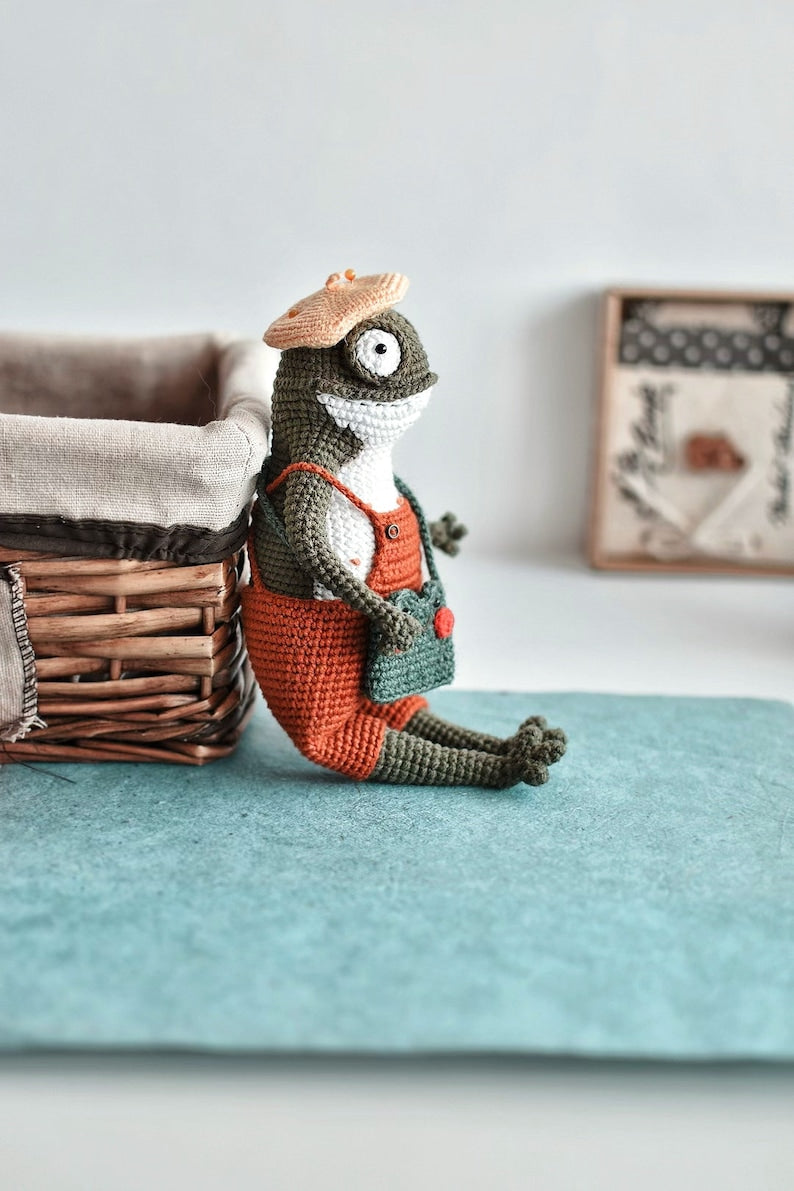 Gentel Frog Crochet Pattern