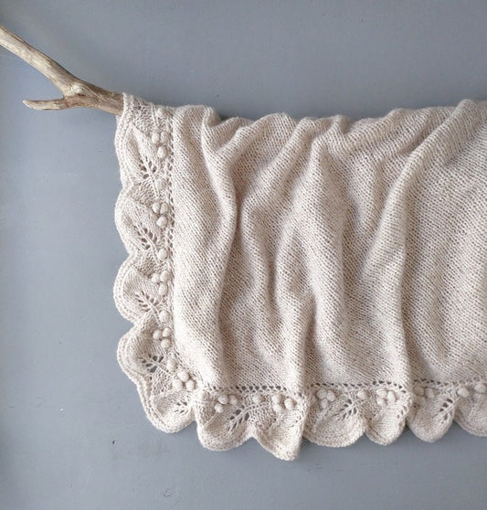 Petal Edge Blanket Knitting Pattern
