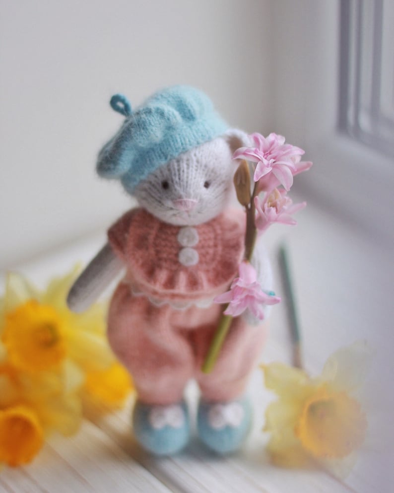 Rosette Cat Knitting Pattern