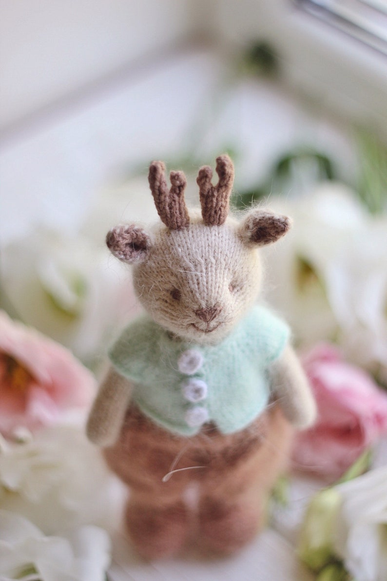 Deer Couple Knitting Pattern