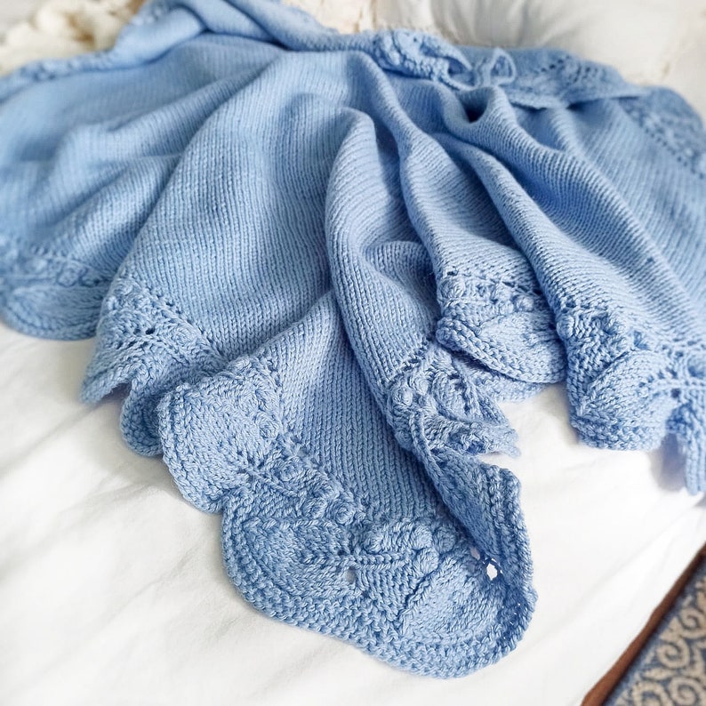 Petal Edge Blanket Knitting Pattern