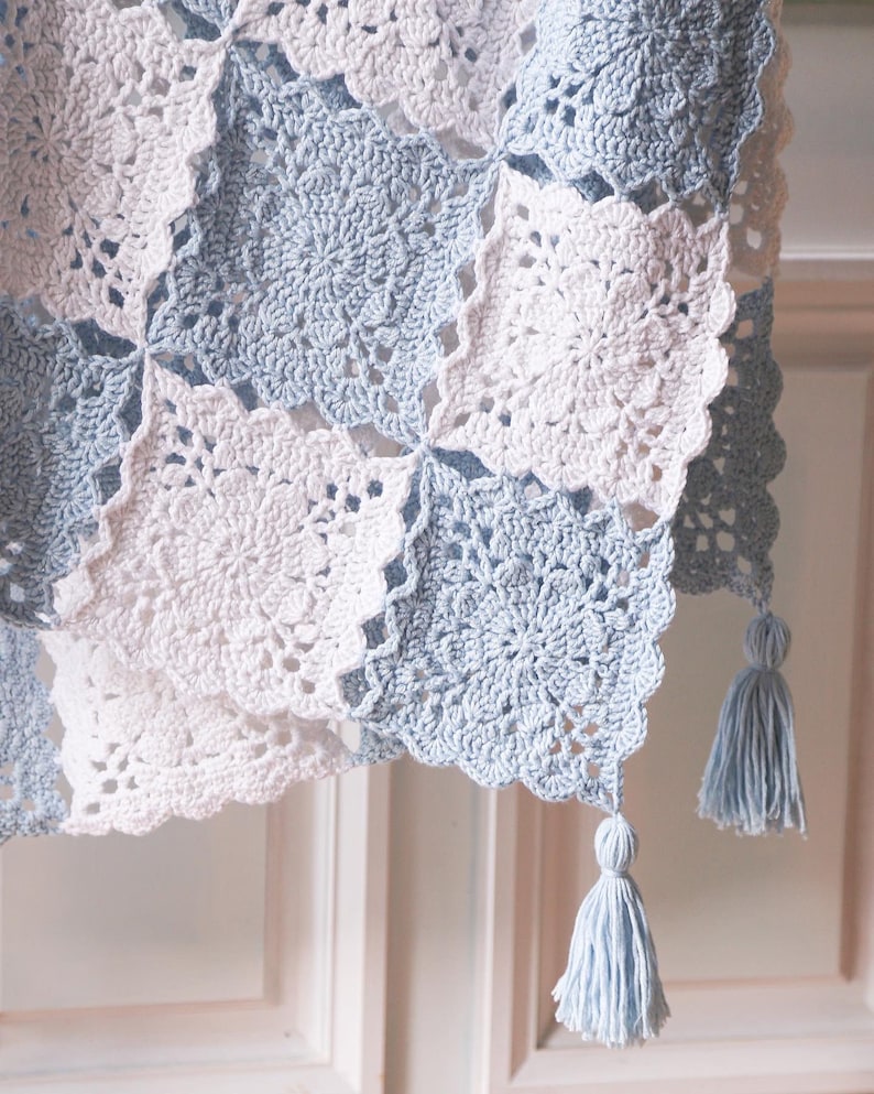Snowflower Blanket Crochet Pattern