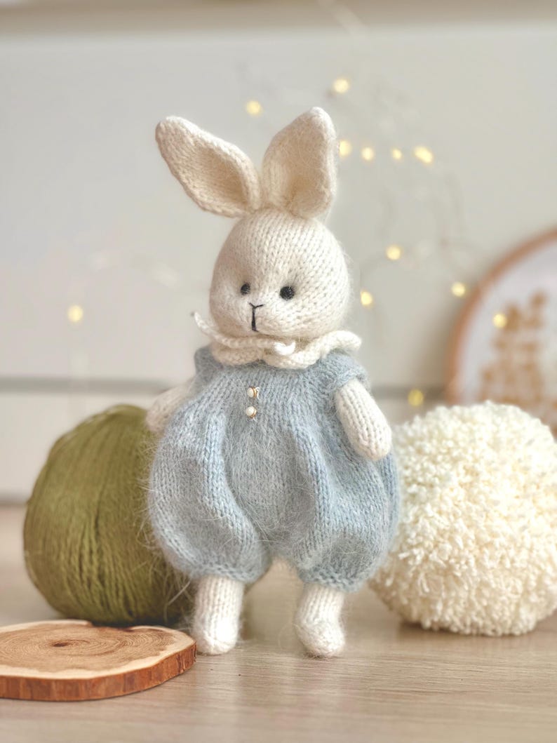 Willow Bunny Knitting Pattern
