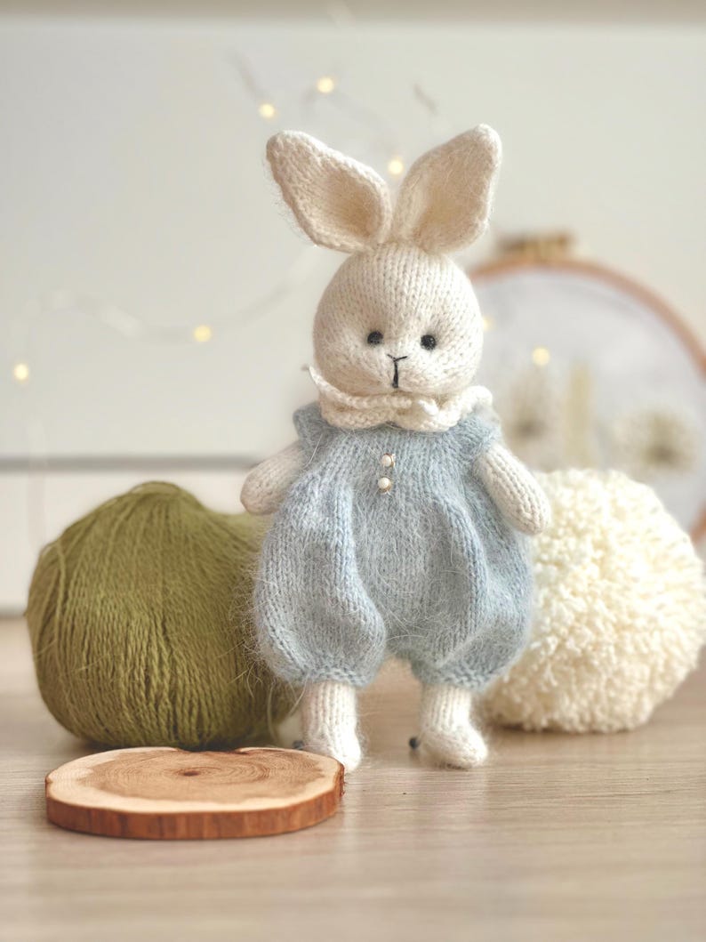 Willow Bunny Knitting Pattern
