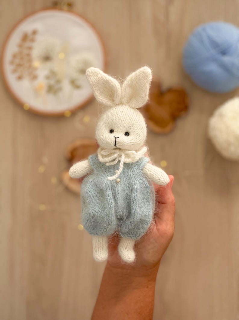 Willow Bunny Knitting Pattern