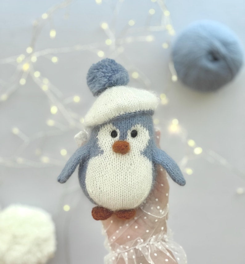 Frosty Penguin Knitting Pattern