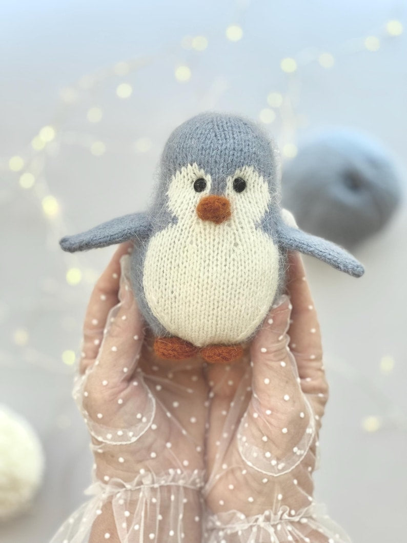 Frosty Penguin Knitting Pattern