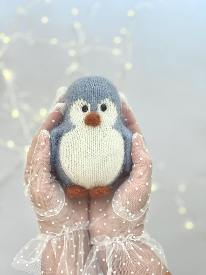 Frosty Penguin Knitting Pattern