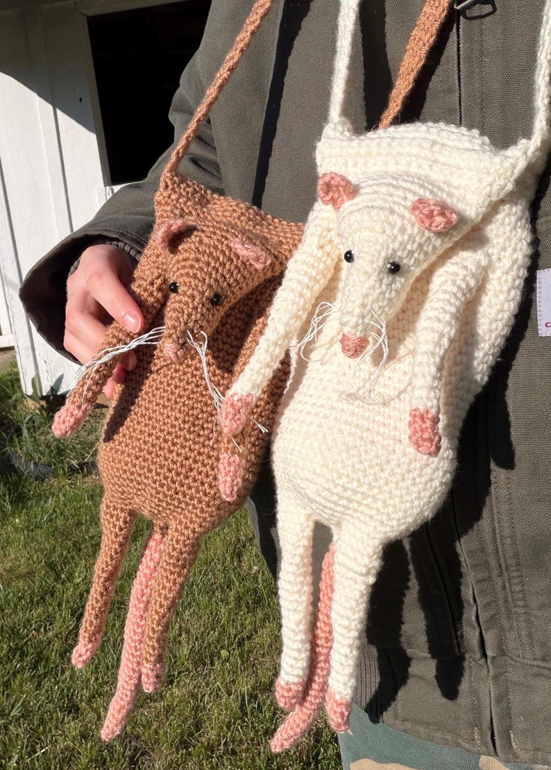 Cream Mouse Pouch Crochet Pattern